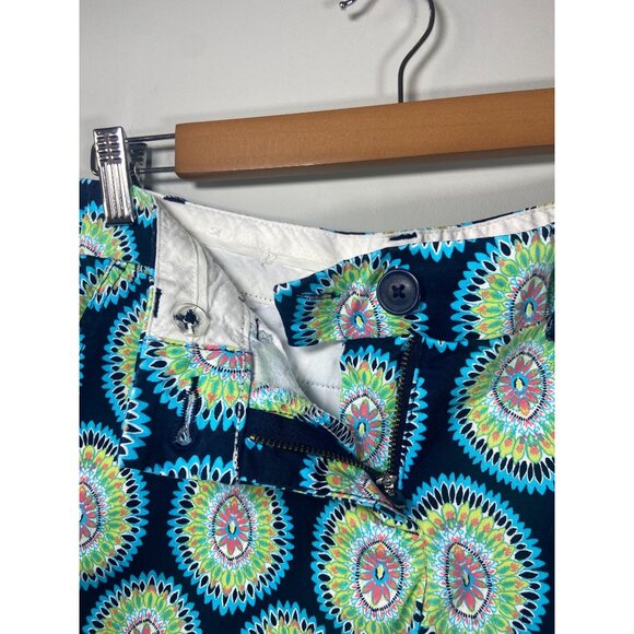 Crown & Ivy Women's Black/ Green/ Blue Kaleidoscope Shorts Petite Sz. 2P Stretch - Picture 4 of 5